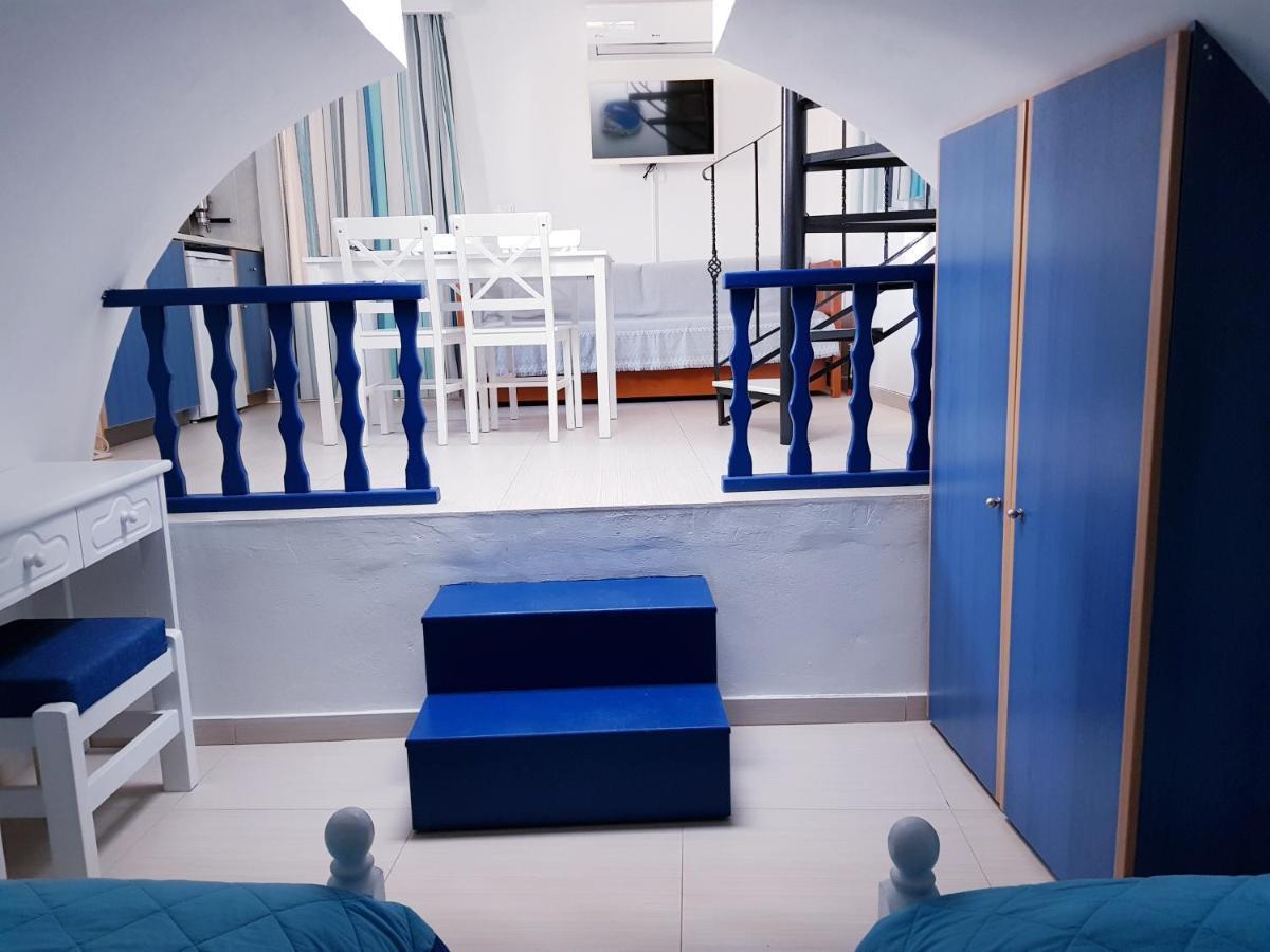 White & Blue Appartement