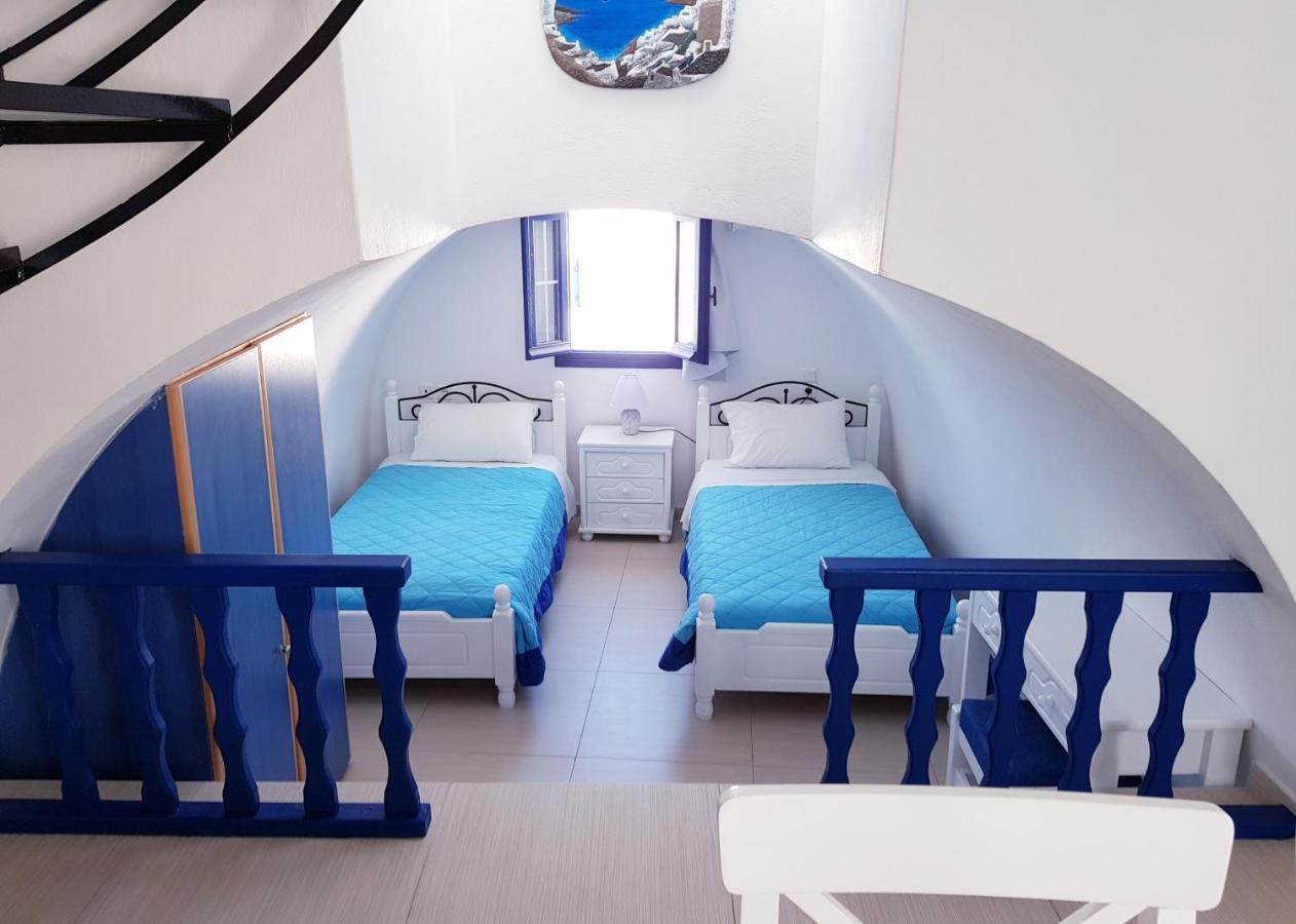 White & Blue Appartement Perivolos (Santorini)