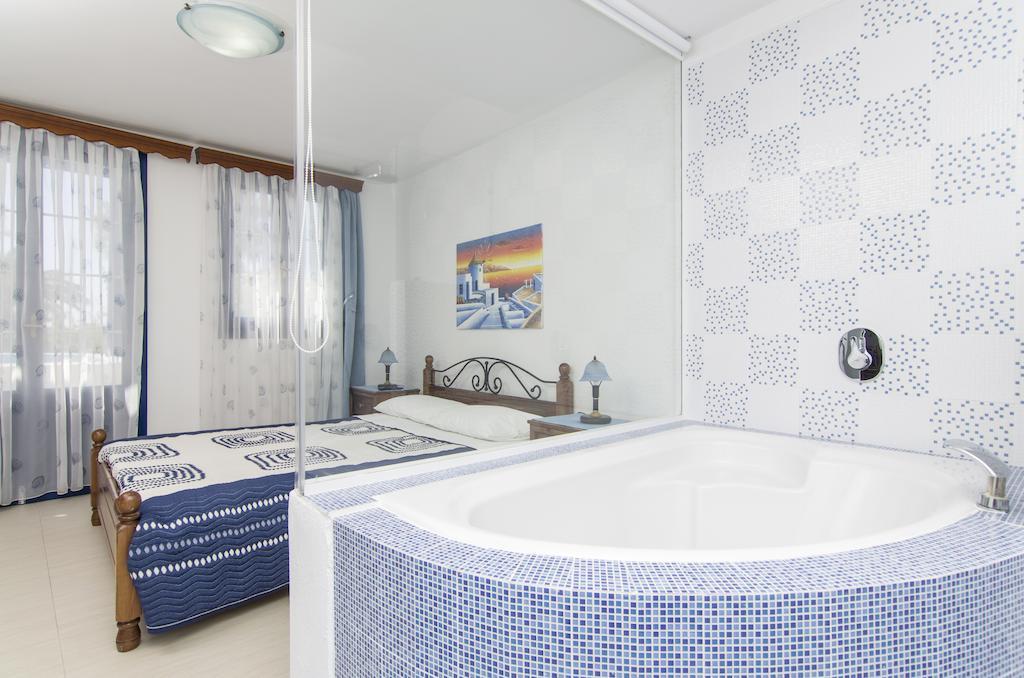 Appartement White & Blue Perivolos (Santorini)
